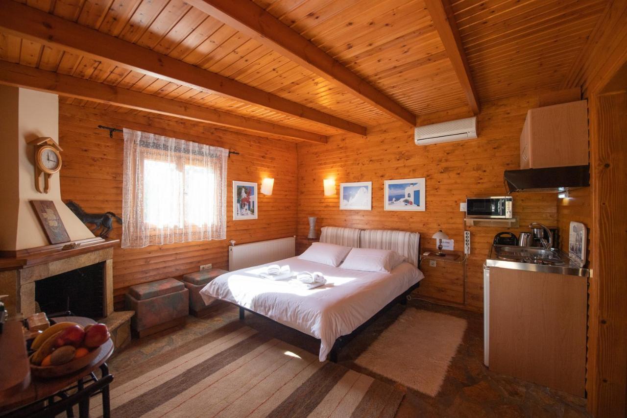 Aliki Guest House Aigio Eksteriør billede