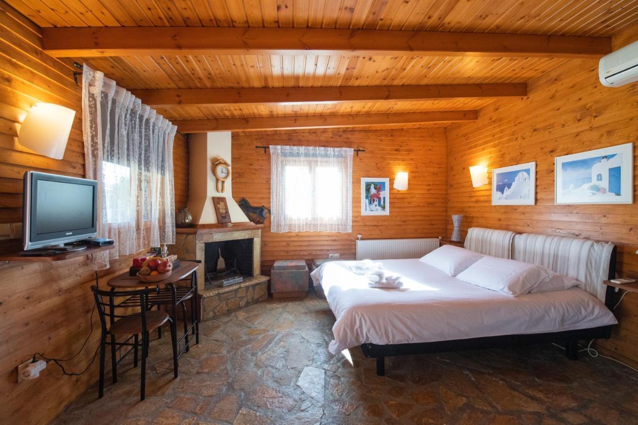 Aliki Guest House Aigio Eksteriør billede